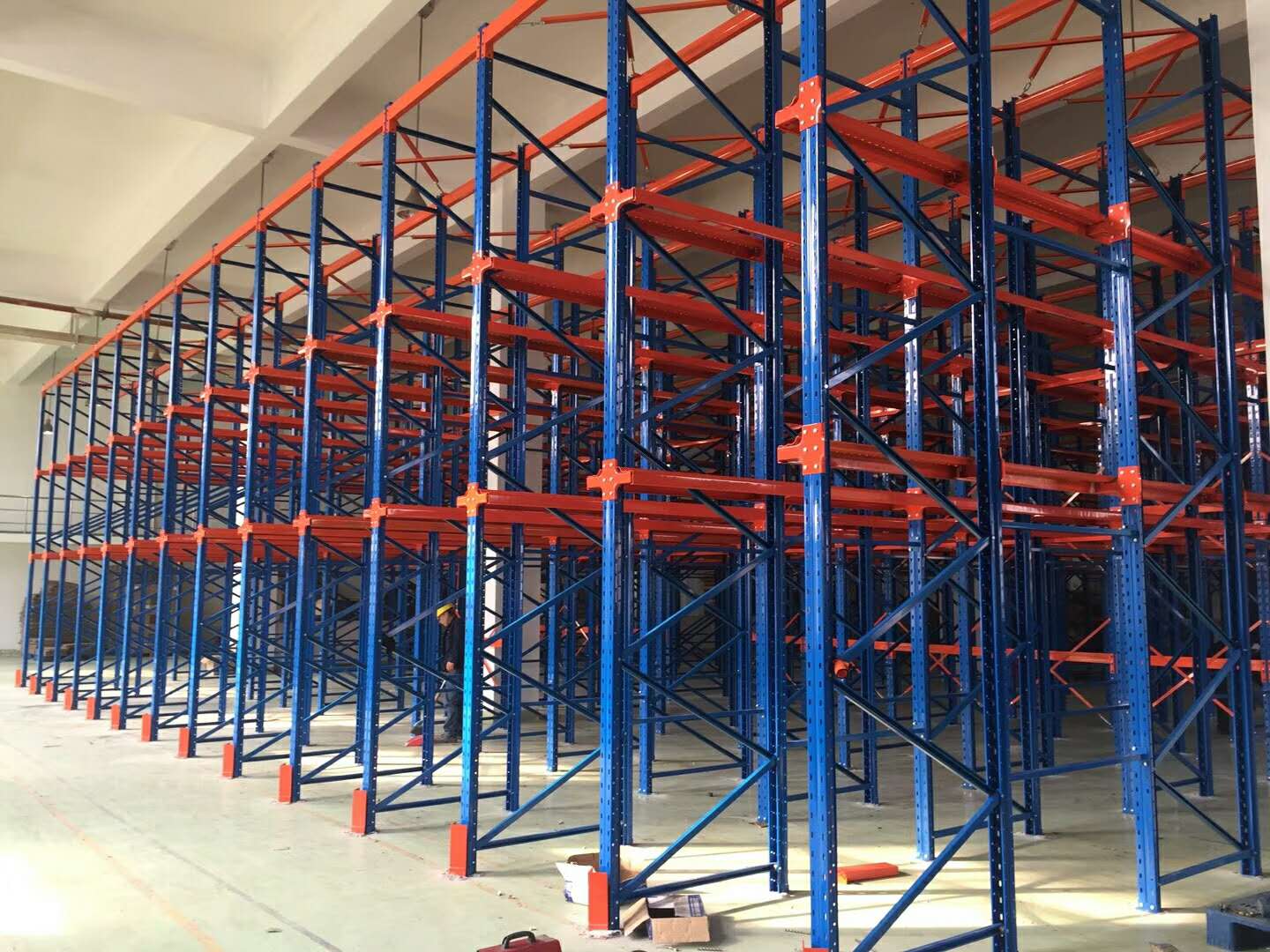 不同工業的倉庫裝備應用怎么樣設備