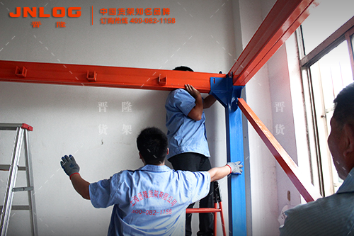 鋼平臺(tái)安裝.jpg 鋼平臺(tái)安裝.jpg